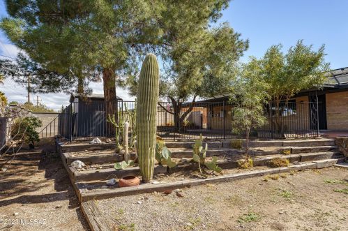 8801 Shiloh Pl, Tucson AZ  85710-2912 exterior