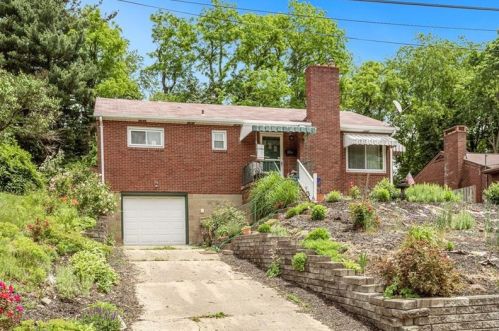212 Paul Dr, New Kensington, PA 15068-2907