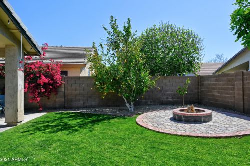 6409 Wahalla Ln, Glendale AZ 85308-5579 exterior