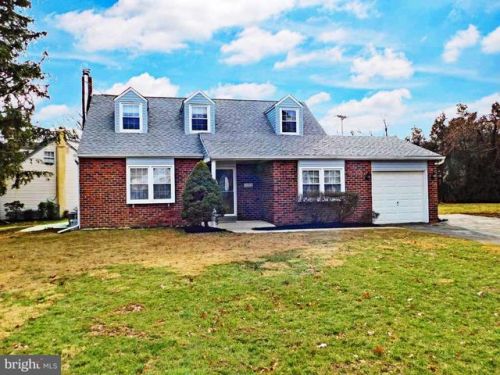 402 Wendy Rd, Southampton, PA 18966-3521