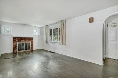 166 Grand Ave, Poughkeepsie, NY 12603-1211