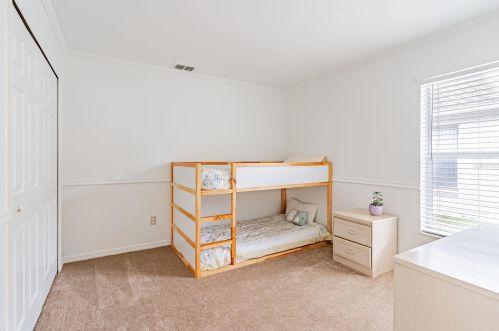 2772 Delcrest Dr, Orlando FL  32817-2668 exterior