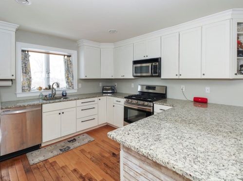 25 St, Easton MA 02375-1329 exterior