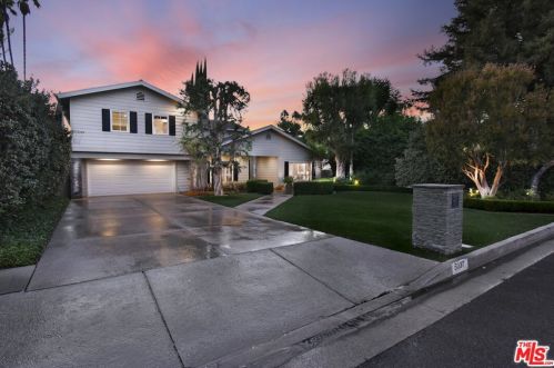 5037 Gaviota Ave, Van Nuys CA  91436-1427 exterior