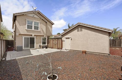 18206 Garmetta Way, Lathrop CA  95330-8530 exterior