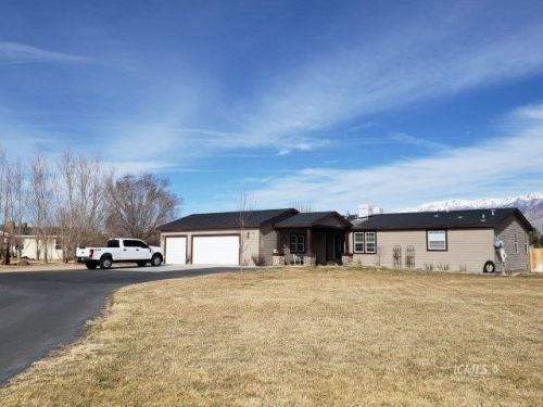 70 Osage Cir, Bishop, CA 93514-7466