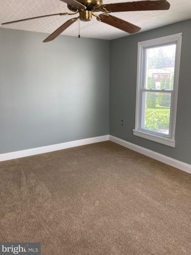 49 Jury St, Highspire PA  17034-1010 exterior