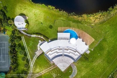 10751 Ln Reina Rd, Delray Beach FL  33446-2728 exterior