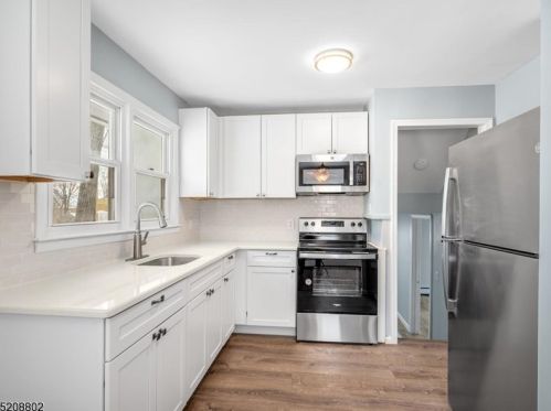 9 Rutgers Way, Hopatcong NJ  07843-1231 exterior