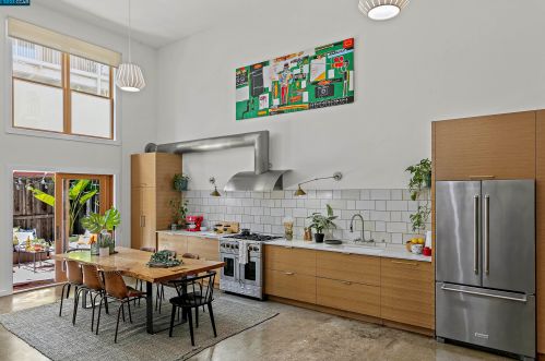 2875 Glascock St, Oakland CA  94601-2113 exterior