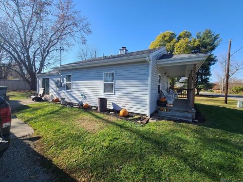 1029 Jasper Rd, Xenia OH 45385-9429 exterior