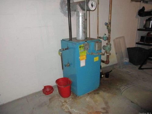 12 Kalmia St, Elwood NY  11731-1213 exterior