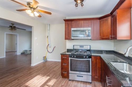 100 Tintle Ave, West Milford Lakes NJ  07480-4715 exterior