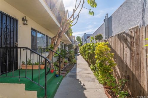 1227 1st St, Long Beach, CA 90802-5709