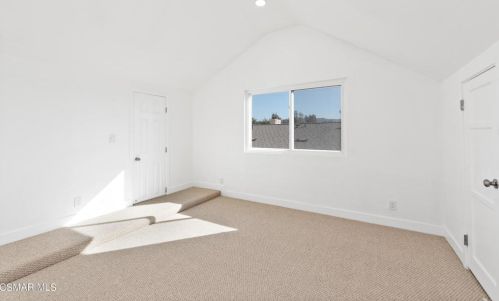 2169 Marvel Ave, Simi Valley CA  93065-2211 exterior
