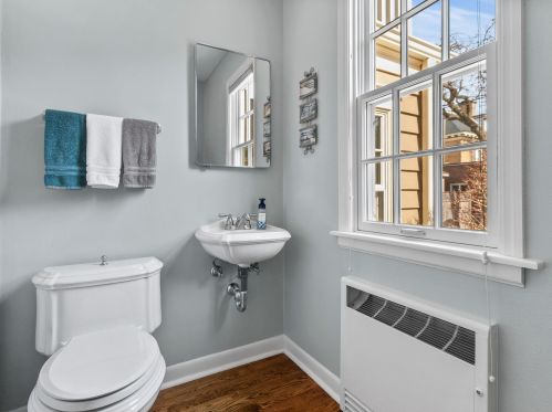 2928 Smt Ave, Milwaukee WI 53211-3440 exterior