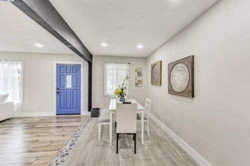 2421 Paloma St, Pinole CA 94564-1421 exterior