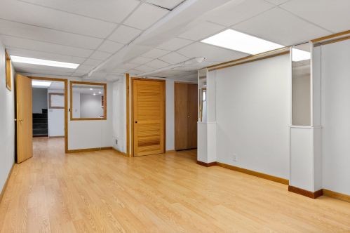 3023 Oakland Ave, Milwaukee WI 53211-3233 exterior