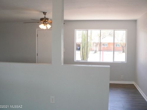 6462 Calle Luna, Tucson AZ  85710-5626 exterior