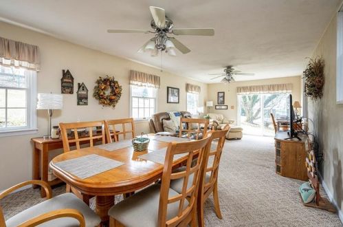 27 Greenview Dr, Jeannette PA  15644-9674 exterior