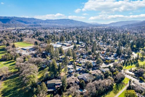 930 Live Oak Ave, Ukiah CA  95482-3733 exterior