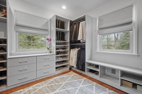 180 Hillair Cir, White Plains NY  10605-4506 exterior