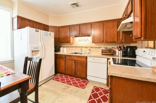23 Addison St, Waterbury, CT 06708-4106