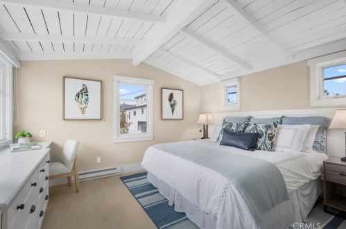 104 Onyx Ave, Newport Beach CA  92662-1208 exterior