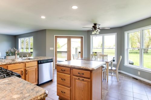 18851 Sample Ct, Goshen, IN 46528-8963