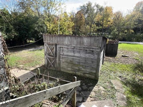 14 Vivian Dr, Florence KY  41042-9742 exterior