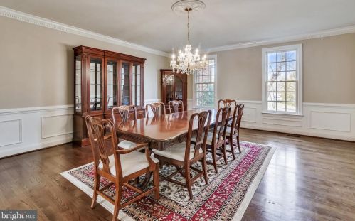 19228 Charandy Dr, Leesburg VA 20175-7215 exterior