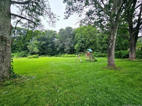 189 Lake St, Moosup, CT 06354-1912
