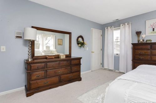 16 Vollmer Ave, Norwalk CT  06851-4132 exterior