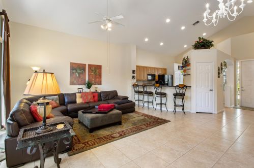 7710 Bougainvillea Ct, West Palm Beach, FL 33412-3118
