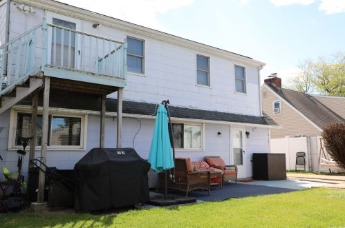 2481 6th St, Hempstead NY  11554-3115 exterior