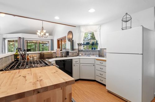 16676 Sharon Way, Grass Valley CA  95949-6603 exterior