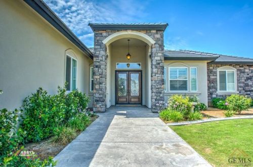 9131 Cortona Ct, Bakersfield, CA 93314-9802