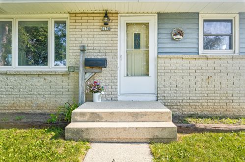 6458 18th St, Milwaukee, WI 53221-5209