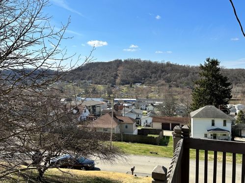 230 4th St, West Newton PA  15089-1604 exterior