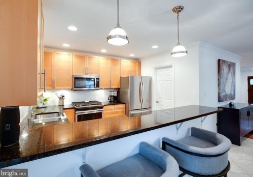 7003 Hickory Hill Rd, Falls Church VA  22042-3903 exterior