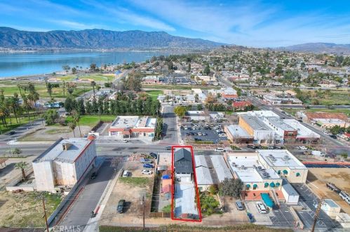 144 Main St, Lake Elsinore CA  92530-3826 exterior