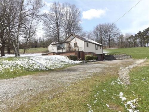4141 Henderson Rd, Hickory, PA 15340-1439