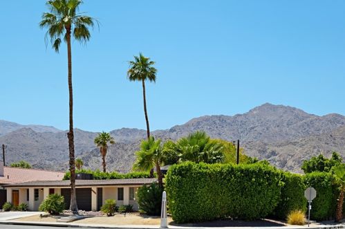 52777 Eisenhower Dr, La Quinta CA  92253-3358 exterior