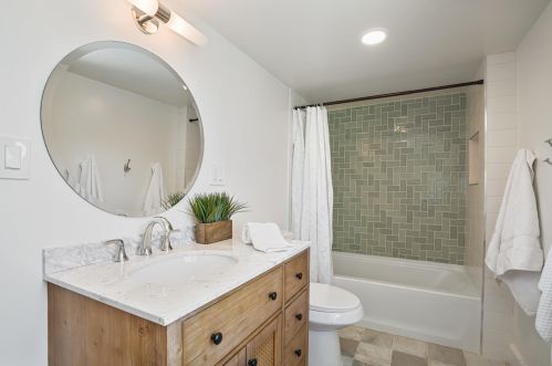 2824 Chatsworth Blvd, San Diego CA  92106-1462 exterior