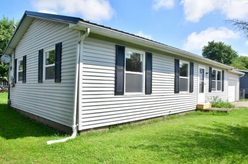 150 4th St, Frazeysburg OH  43822-9753 exterior