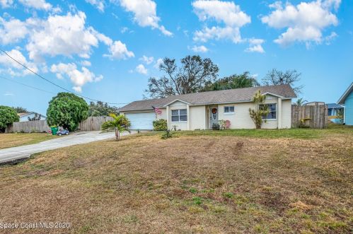 3379 Kilbee St, Mims, FL 32754-5593