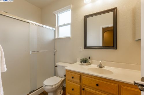 1169 Syracuse Ln, Manteca CA  95336-2990 exterior