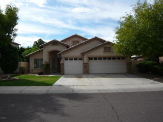 8443 Paradise Dr, Peoria, AZ 85345-8156
