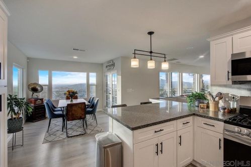 4360 Smt Dr, La Mesa CA 91941-7844 exterior