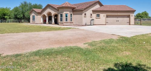 4976 Rogers Ln, San Tan Valley, AZ 85140-7828